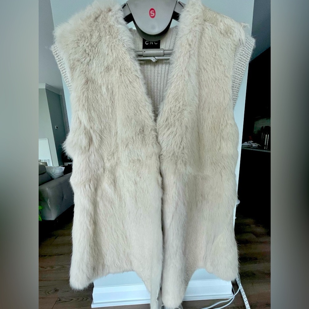 C’N’C Wool Knitted and Fur Vest - Picture 2 of 9